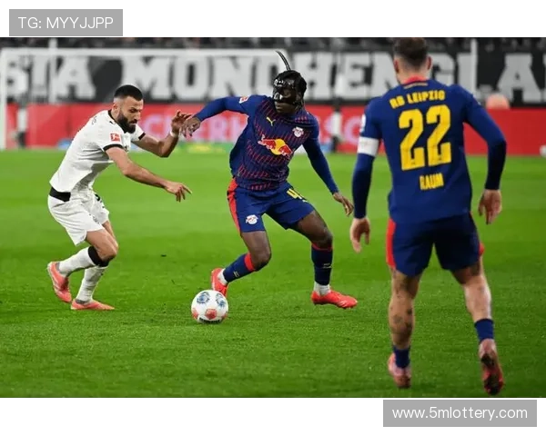 法兰克福3-0大胜门兴格拉德巴赫，克瑙夫、阿迈穆尼-埃奇古亚布建功